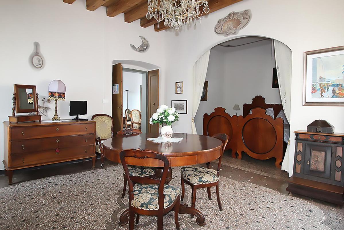 Francescon *